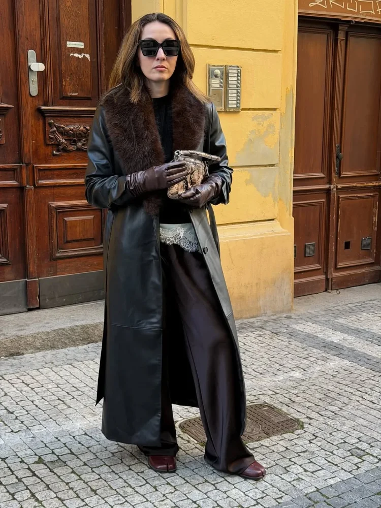 Повседневная кожаная куртка с меховым воротником для женщин, модная, с V-образным вырезом, однобортная, свободного кроя, на шнуровке, модель 2026 года, для повседневной носки, в стиле Highstreet
Повседневная кожаная куртка с меховым воротником для женщин, модная, с V-образным вырезом, однобортная, свободного кроя, на шнуровке, модель 2026 года, для повседневной носки, в стиле Highstreet