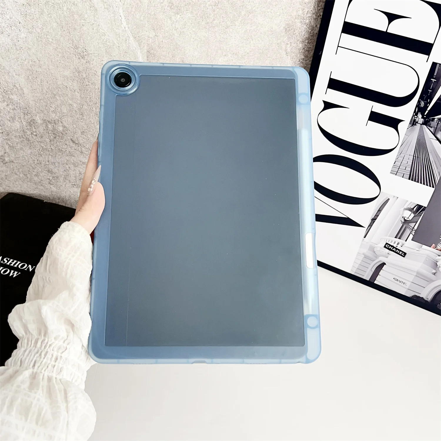 For Samsung Galaxy Tab A9+ Case Clear TPU Anti Drop Tablet Cover with Pencil Holder - Transparent Blue
For Samsung Galaxy Tab A9+ Case Clear TPU Anti Drop Tablet Cover with Pencil Holder - Transparent Blue