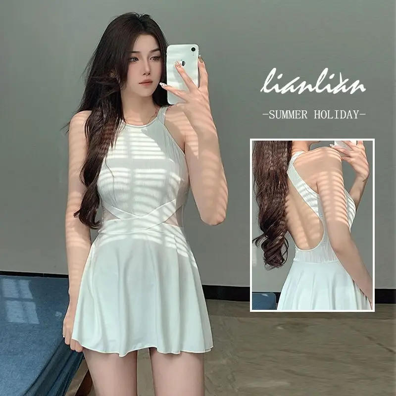 High looks swimsuit, women's jumpsuit style, Korean version, girlish style, concealing flesh and slimming vacation swimsuit
High looks swimsuit, women's jumpsuit style, Korean version, girlish style, concealing flesh and slimming vacation swimsuit