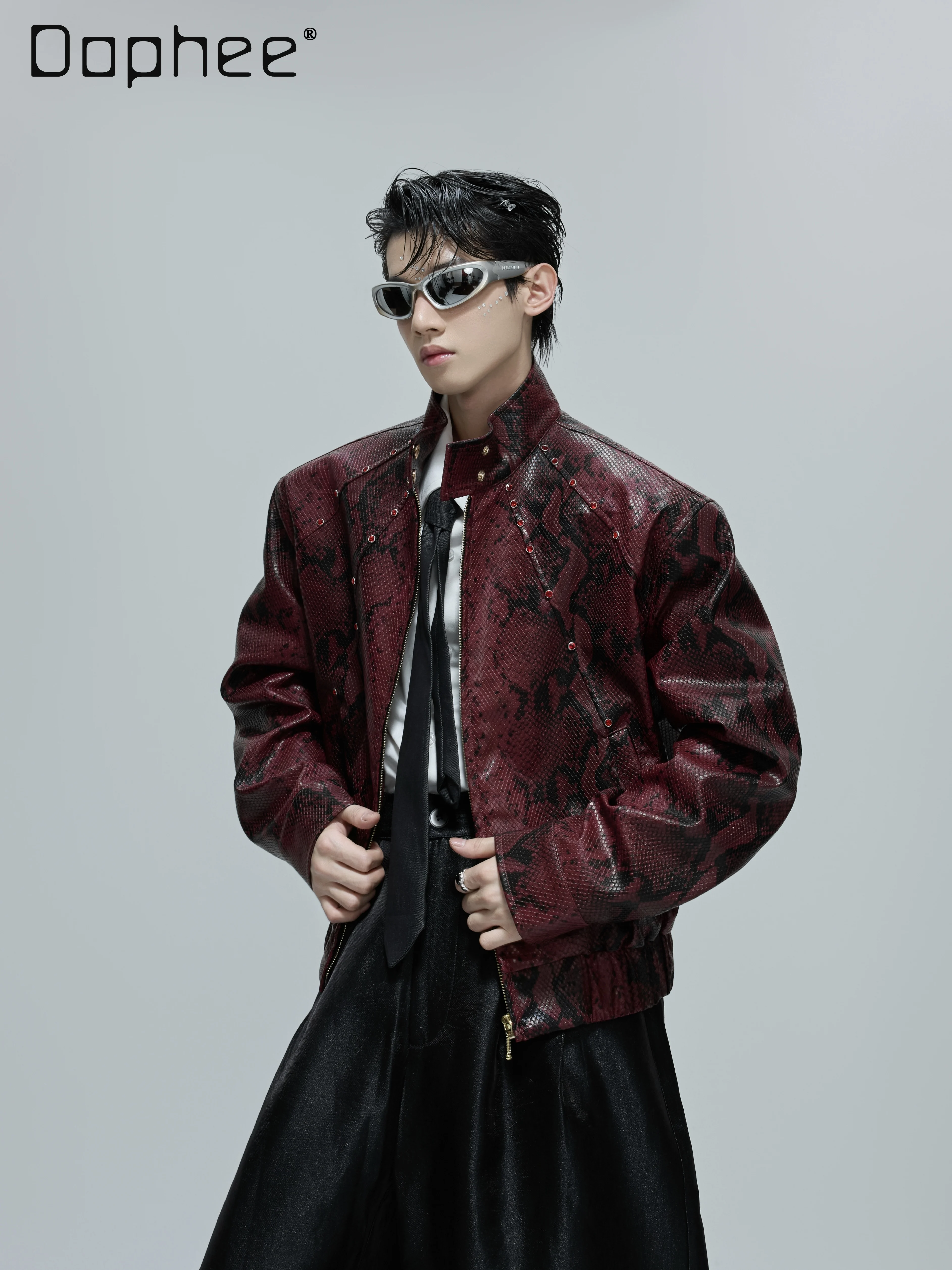 2025 New Men's Blood Python Texture Red Faux Leather Jacket Gemstone Embellishments Stand Collar Short Black and Brown Jacket
2025 New Men's Blood Python Texture Red Faux Leather Jacket Gemstone Embellishments Stand Collar Short Black and Brown Jacket