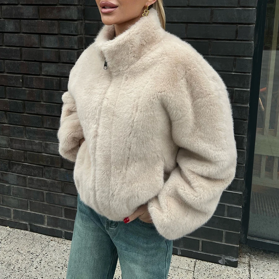 Fashion Stand Collar Plush Cropped Jacket Women Winter Fur Coat Zipper Fluffy Casual Short Coat Fashion Female Warm Outerwear
Fashion Stand Collar Plush Cropped Jacket Women Winter Fur Coat Zipper Fluffy Casual Short Coat Fashion Female Warm Outerwear
