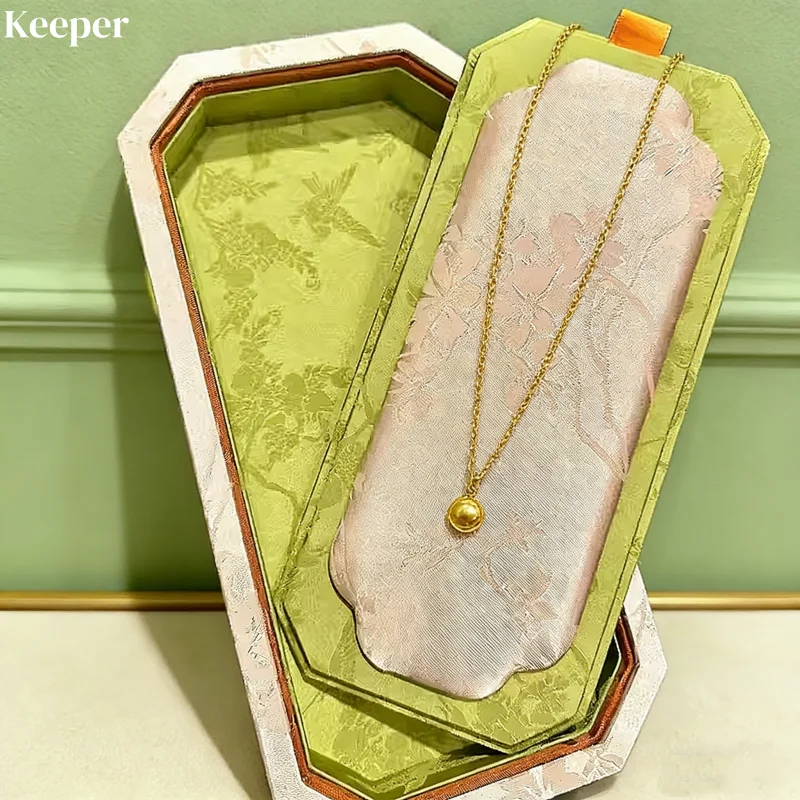 Шкатулка-органайзер для ювелирных украшений Royal Palace, вместительный демонстрационный футляр для золотых браслетов и колец с имитацией вышивки
Шкатулка-органайзер для ювелирных украшений Royal Palace, вместительный демонстрационный футляр для золотых браслетов и колец с имитацией вышивки