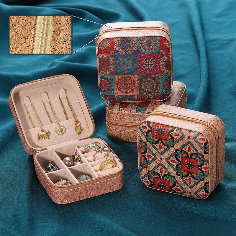 Lightweight Jewelry Organizer Box Vintage Style Earring Storage with Zipper for Necklace Ring Travel-Friendly Display Holder
Lightweight Jewelry Organizer Box Vintage Style Earring Storage with Zipper for Necklace Ring Travel-Friendly Display Holder