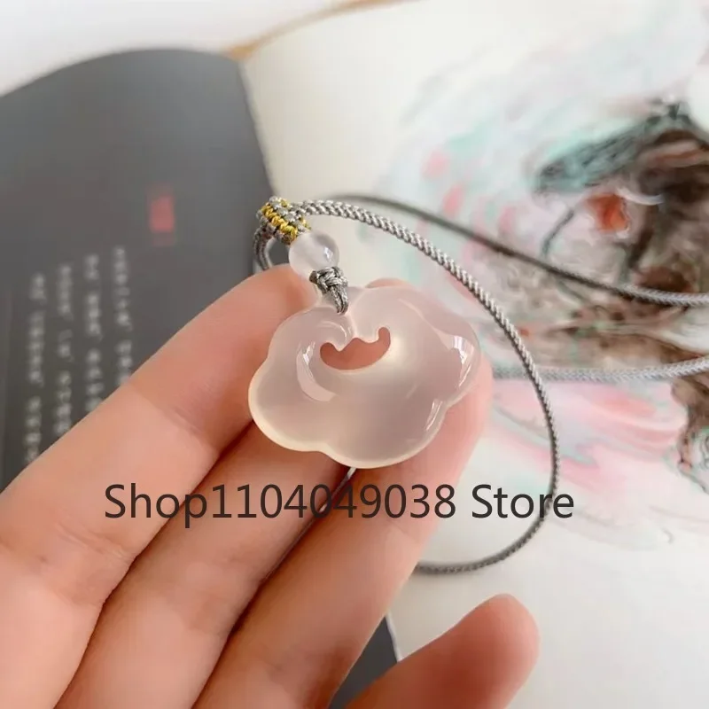 New Ice Jade Chalcedony Agate Ruyi Lock Women's Pendant
New Ice Jade Chalcedony Agate Ruyi Lock Women's Pendant