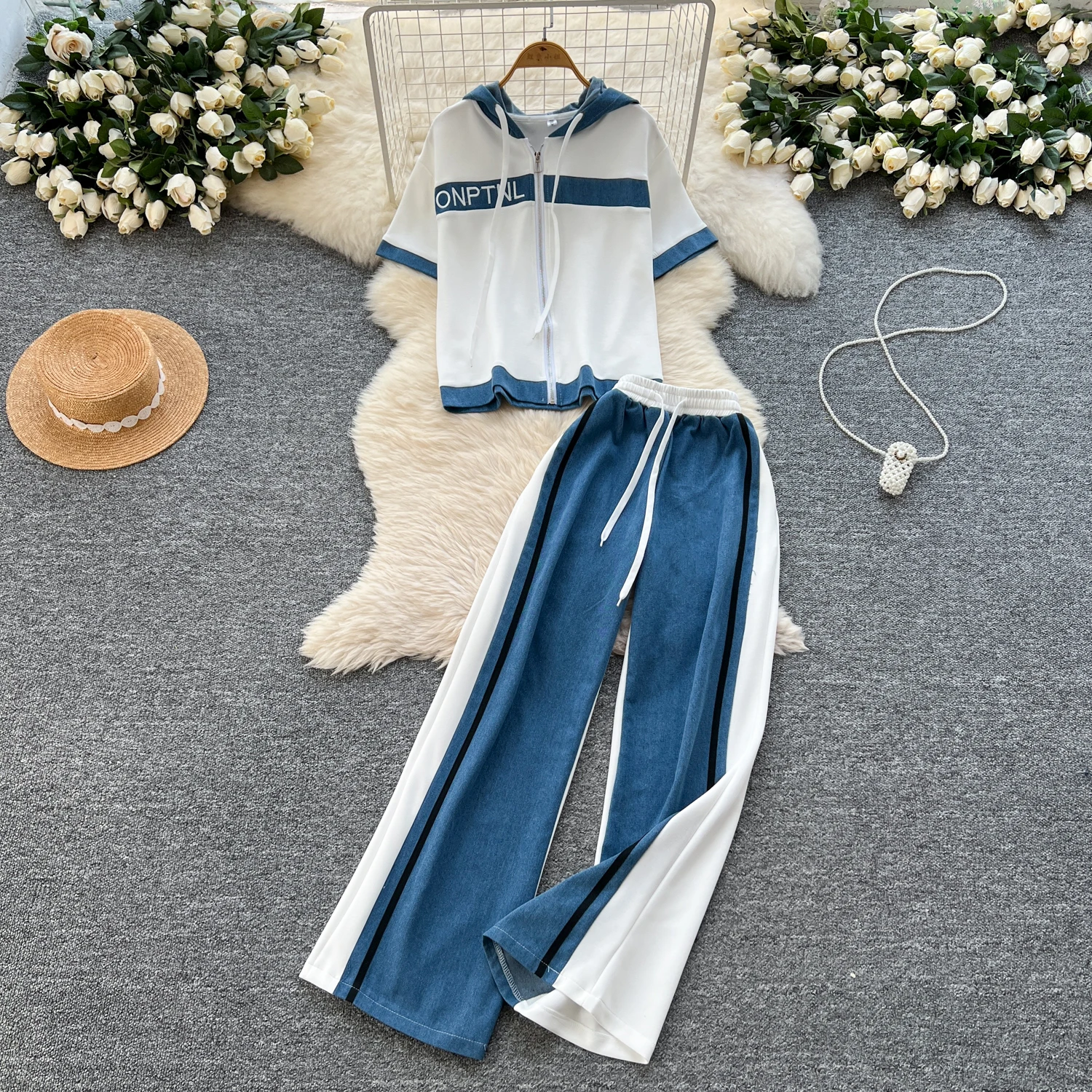 Sexy Two Pieces Sets Chic Pleated Spliced zipper Top with Fashion Hotsweet High Waist Wide Leg Pant Sets
Sexy Two Pieces Sets Chic Pleated Spliced zipper Top with Fashion Hotsweet High Waist Wide Leg Pant Sets