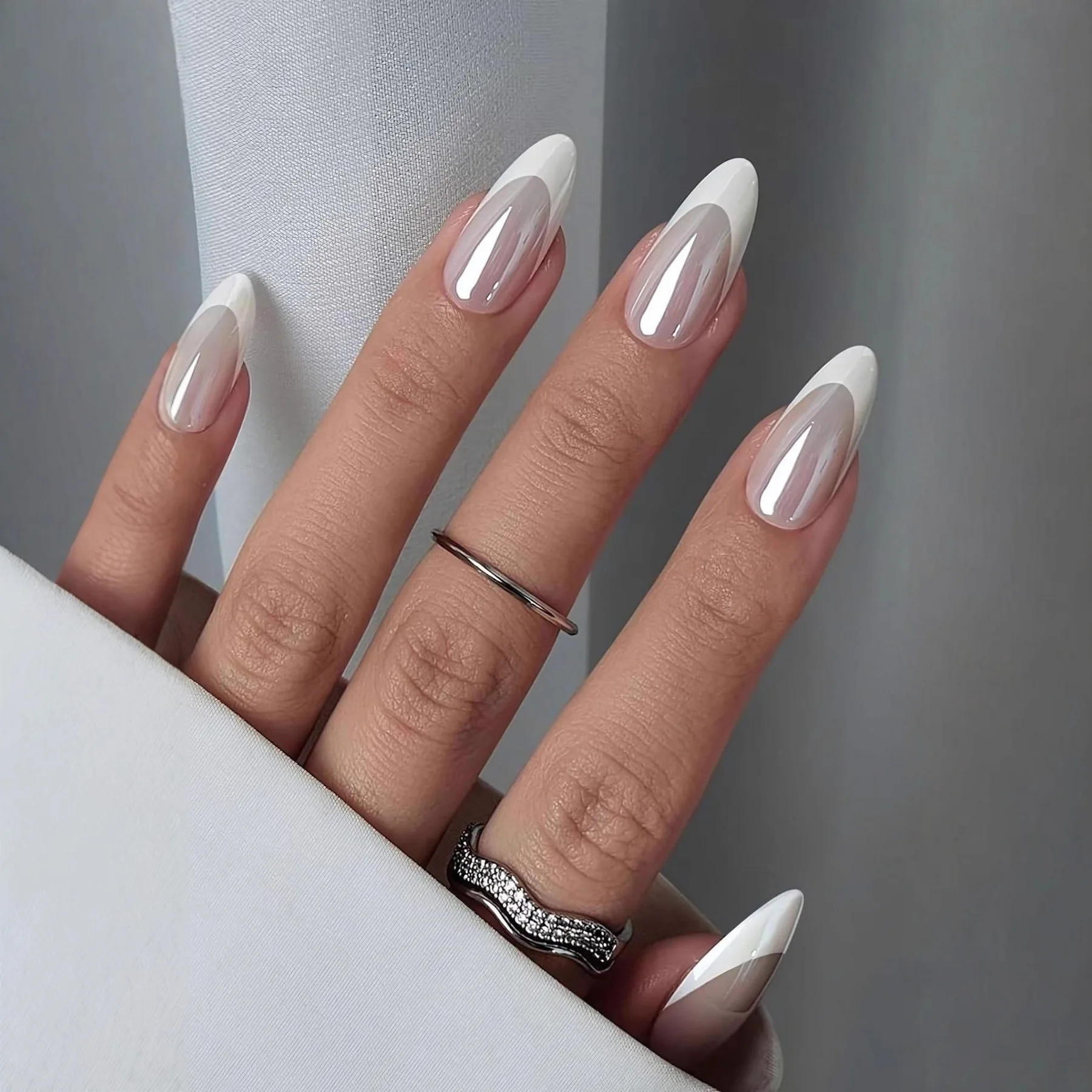 Simple French White Wearing Nail Medium Almond Premium Nail Patch False Nail Repeatable Nail Patch
Simple French White Wearing Nail Medium Almond Premium Nail Patch False Nail Repeatable Nail Patch