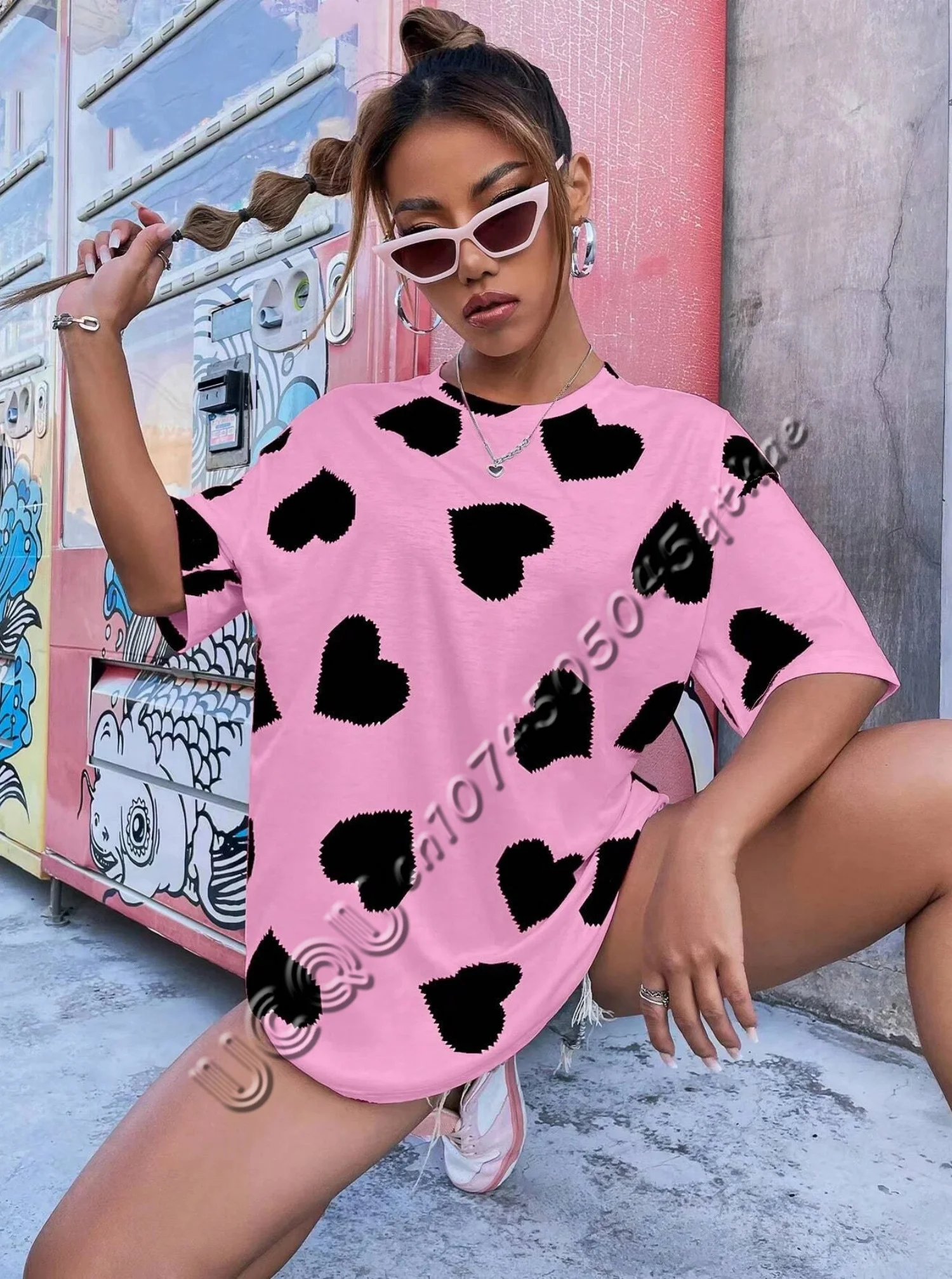 Черная женская розовая футболка с принтом «Любовь» для девочек, повседневные топы большого размера, женские футболки, креативная футболка с круглым вырезом, повседневная одежда
Черная женская розовая футболка с принтом «Любовь» для девочек, повседневные топы большого размера, женские футболки, креативная футболка с круглым вырезом, повседневная одежда