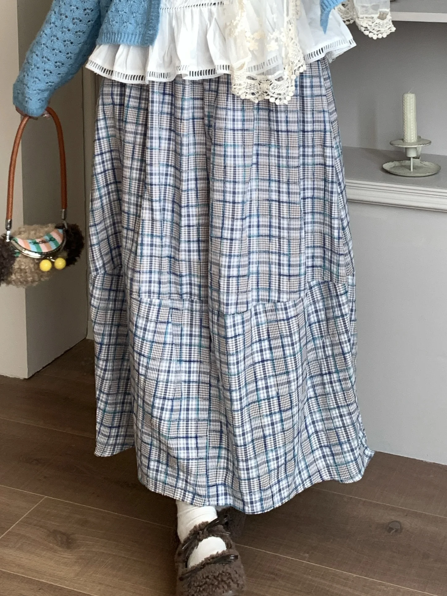 Женская плиссированная юбка миди с высокой талией в клетку, А-силуэт, для колледжа, зимняя модная, корейская версия, повседневная, стройнящая
Женская плиссированная юбка миди с высокой талией в клетку, А-силуэт, для колледжа, зимняя модная, корейская версия, повседневная, стройнящая