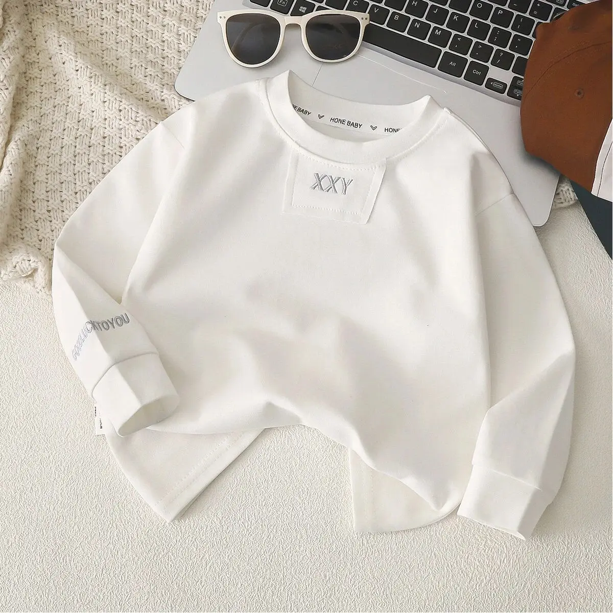Spring and Autumn Children's Pure Cotton T-shirt Fashion New Style Boys and Girls' Cotton Long Sleeve Hoodie Bottom Shirt
Spring and Autumn Children's Pure Cotton T-shirt Fashion New Style Boys and Girls' Cotton Long Sleeve Hoodie Bottom Shirt