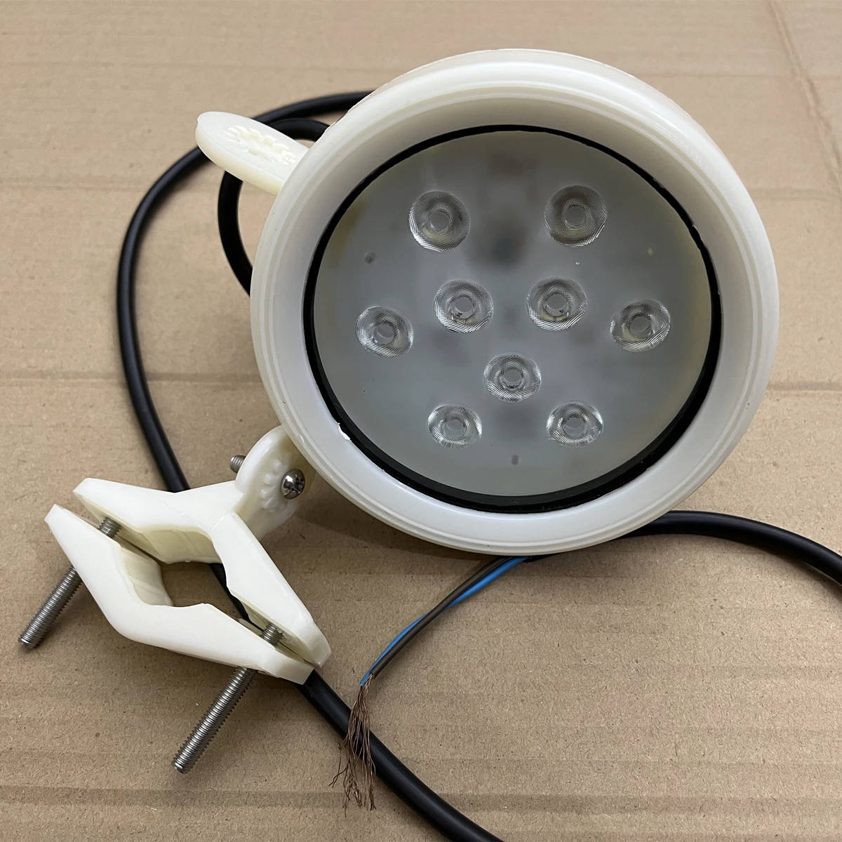 Underwater light led plastic waterproof colorful landscape spotlight fish pond 24v fountain pool waterscape
Underwater light led plastic waterproof colorful landscape spotlight fish pond 24v fountain pool waterscape