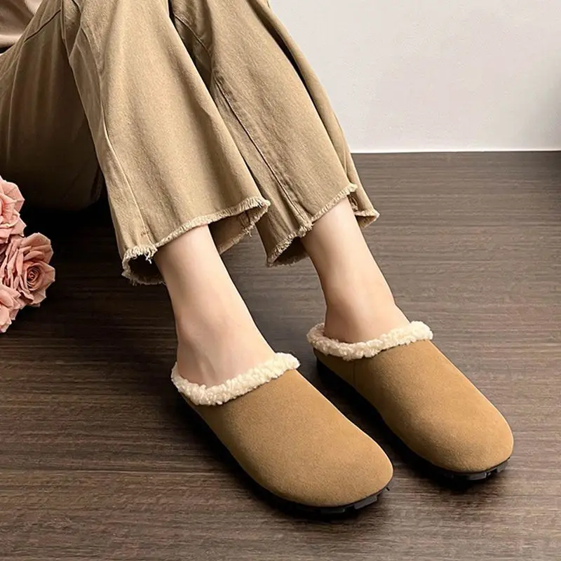 Senior sense retro slippers women 2024 autumn and winter designer new large size women wear casual flat shoes Muller shoes home
Senior sense retro slippers women 2024 autumn and winter designer new large size women wear casual flat shoes Muller shoes home