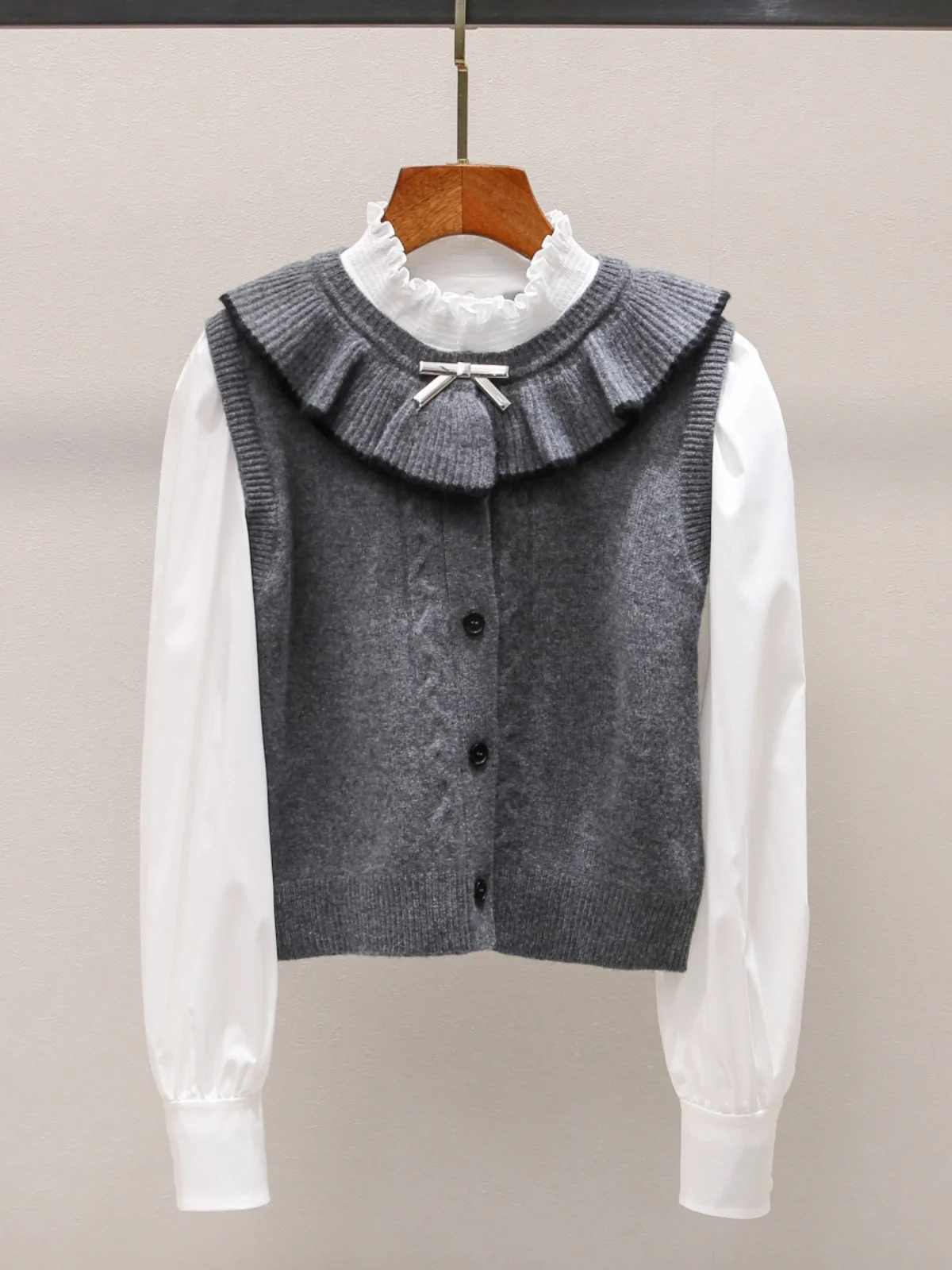 Женская модная вязаная блузка South Oil 24 Winter Vintage College с воротником-стойкой, оборками и длинными рукавами
Женская модная вязаная блузка South Oil 24 Winter Vintage College с воротником-стойкой, оборками и длинными рукавами