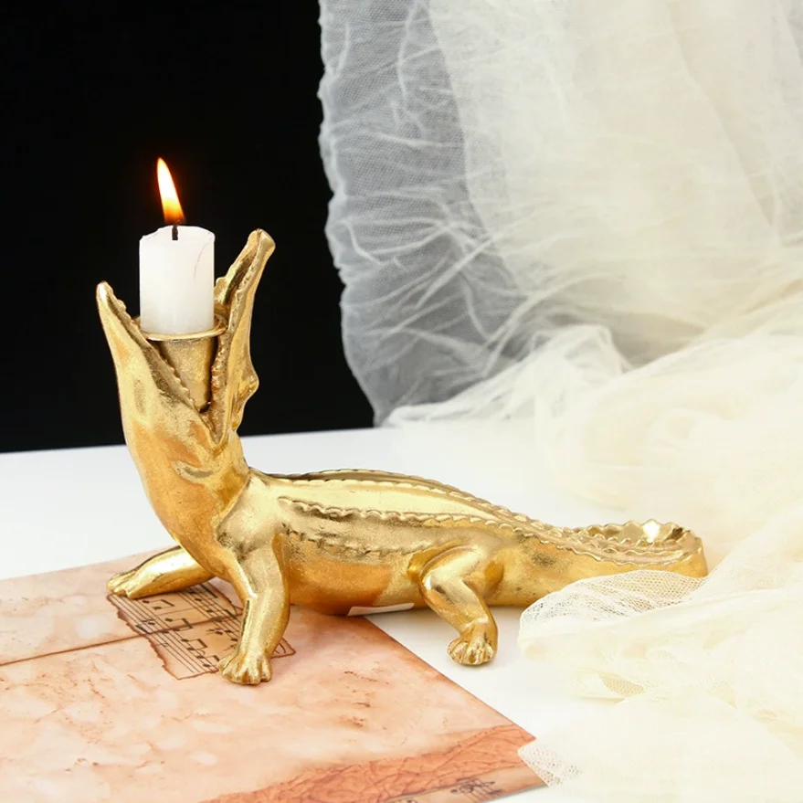Gold foil crocodile shaped resin material handicraft, suitable for window home decoration and decoration in homes and hotels
Gold foil crocodile shaped resin material handicraft, suitable for window home decoration and decoration in homes and hotels