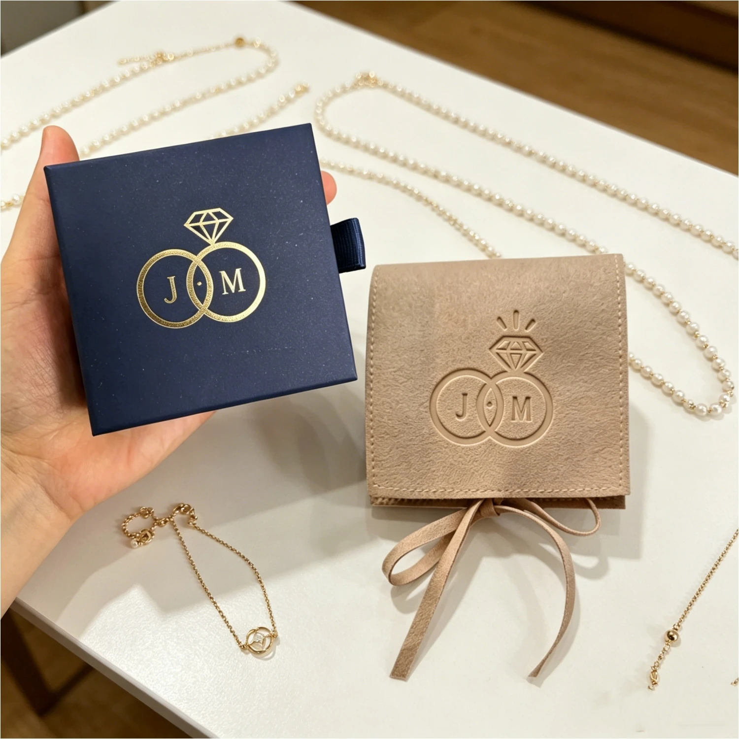 Cardboard Box With Microfiber Jewelry Pouch Custom Logo Drawer Gift Box 20Pcs For Wedding Birthday Party Shower Banquet
Cardboard Box With Microfiber Jewelry Pouch Custom Logo Drawer Gift Box 20Pcs For Wedding Birthday Party Shower Banquet