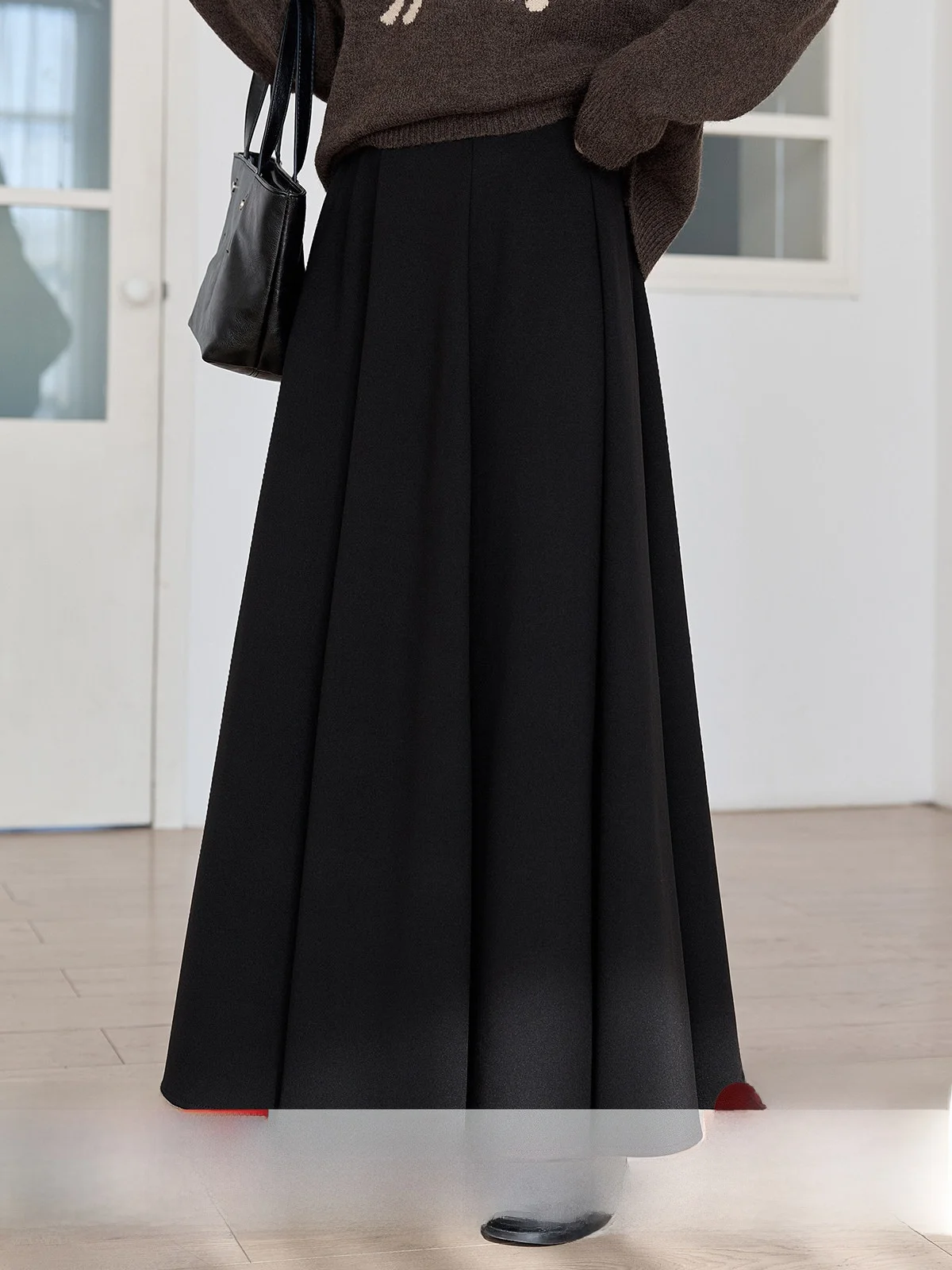Black Woolen High Waist A-Line Skirt Women's Spring Autumn New Style Commute Korean Style Splicing Design Umbrella Skirt
Black Woolen High Waist A-Line Skirt Women's Spring Autumn New Style Commute Korean Style Splicing Design Umbrella Skirt