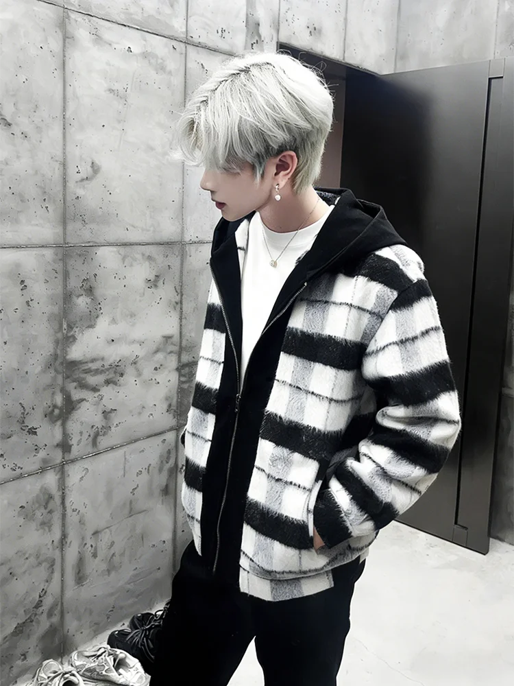 Plaid Woolen Coat Jaet for Men Spring Autumn Korean Sle CleanFit Hooded Fake Two-Piece Faionable Outerwear
Plaid Woolen Coat Jaet for Men Spring Autumn Korean Sle CleanFit Hooded Fake Two-Piece Faionable Outerwear