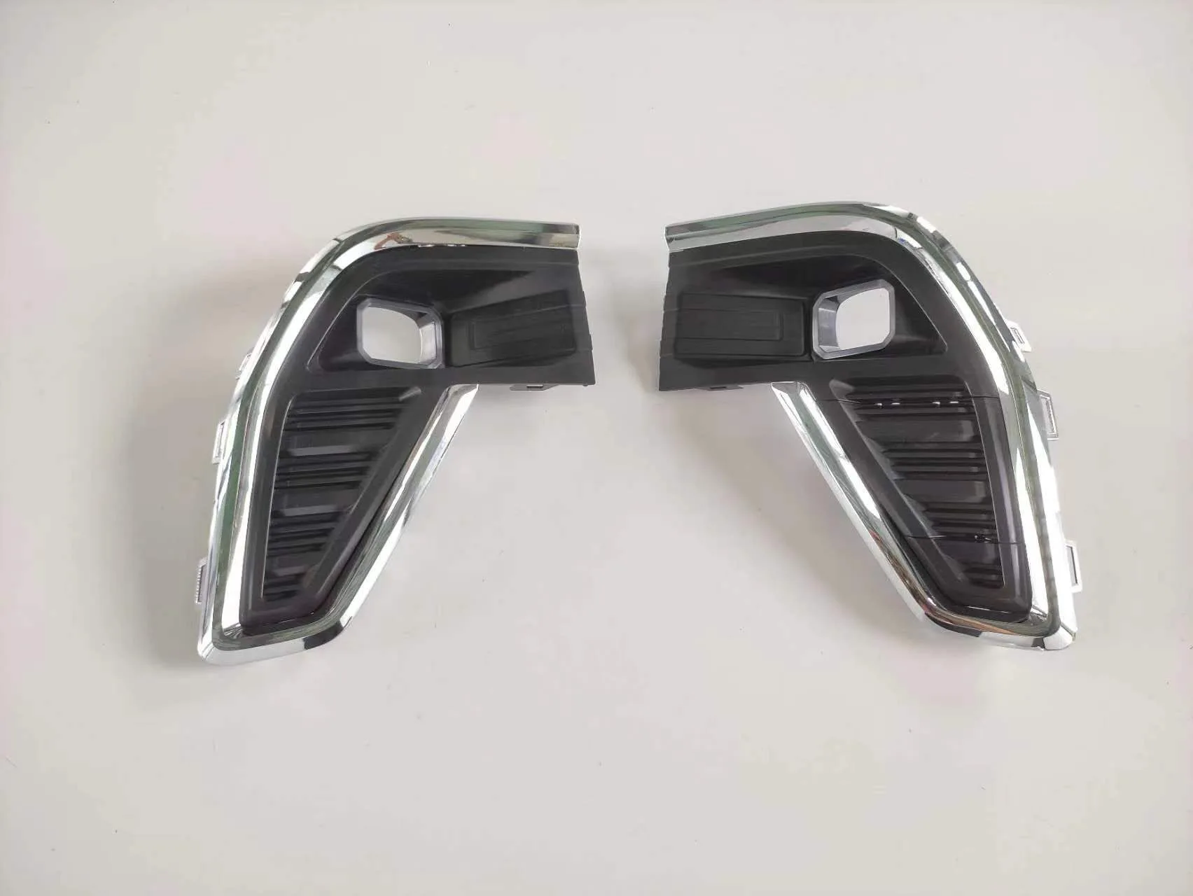 Lamp Bezel Fit for 2020-2022 GMC Acadia Front Left ,Right LH Fog Light Trim Cover
Lamp Bezel Fit for 2020-2022 GMC Acadia Front Left ,Right LH Fog Light Trim Cover
