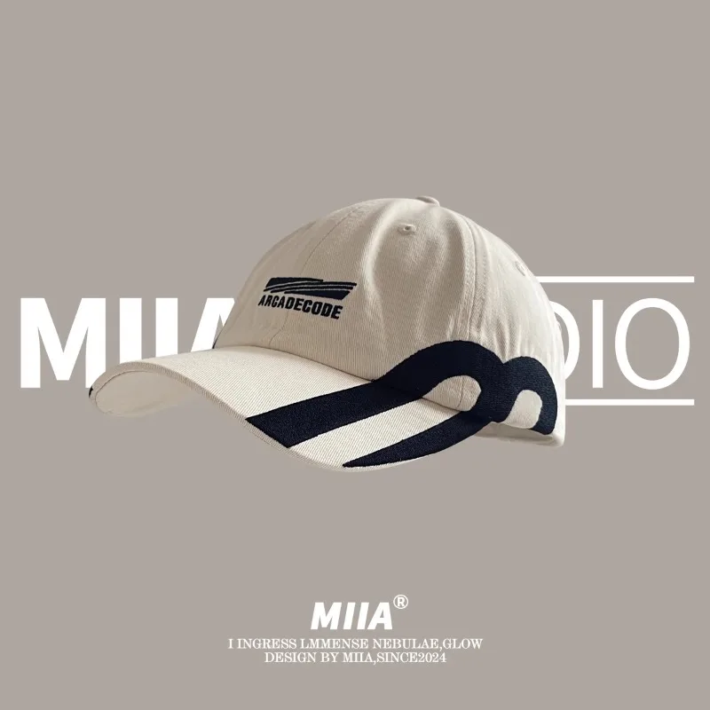 High Quality American Niche Side Double Thread Embroidered Letter Baseball Cap Men and Women Trend Outdoor Sunshade Sports Hat
High Quality American Niche Side Double Thread Embroidered Letter Baseball Cap Men and Women Trend Outdoor Sunshade Sports Hat