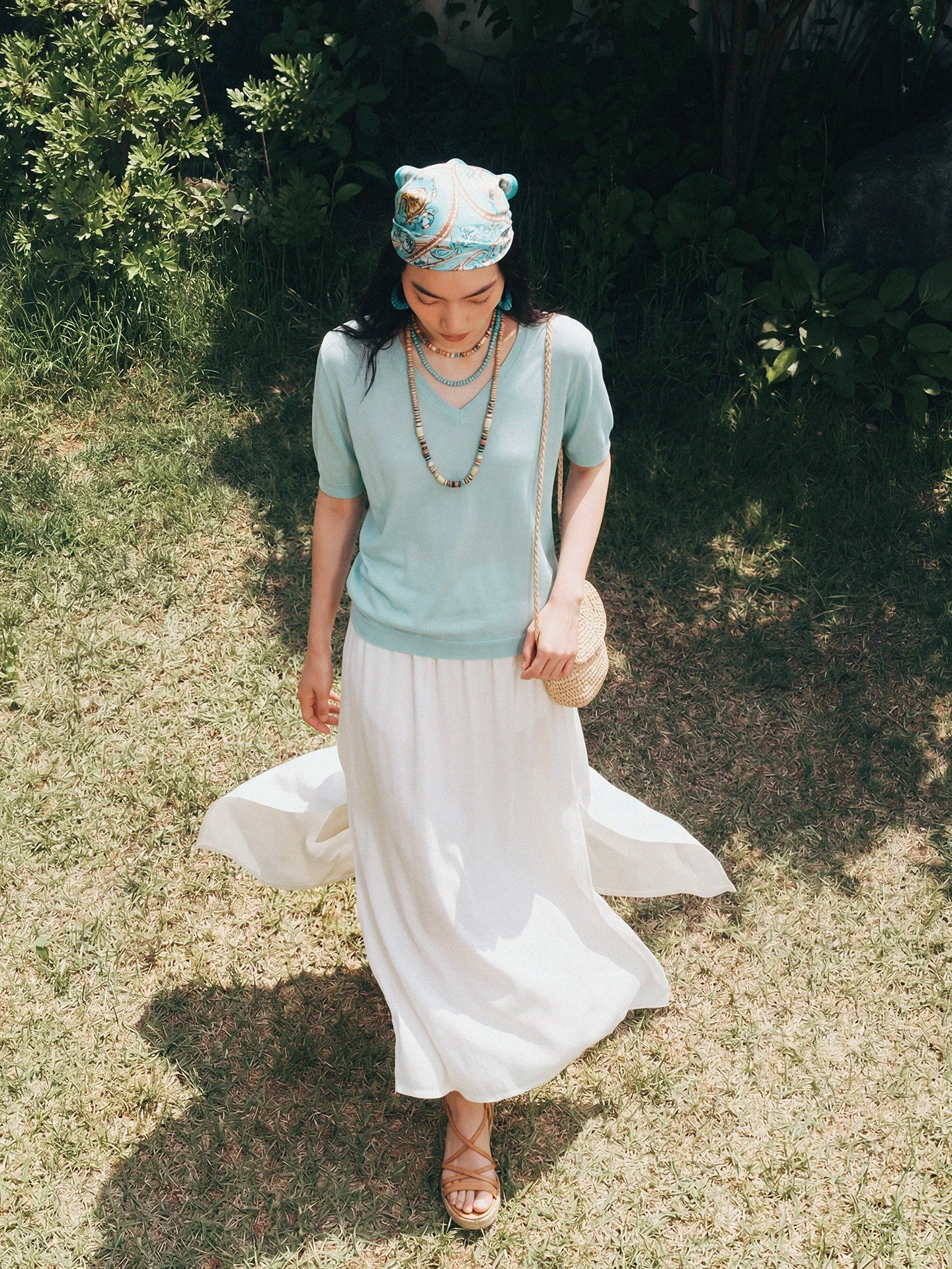 Легкий трикотажный топ с коротким рукавом и V-образным вырезом, элегантный базовый стиль, 100% мериносовая шерсть, повседневный, удобный, женская модная одежда
Легкий трикотажный топ с коротким рукавом и V-образным вырезом, элегантный базовый стиль, 100% мериносовая шерсть, повседневный, удобный, женская модная одежда