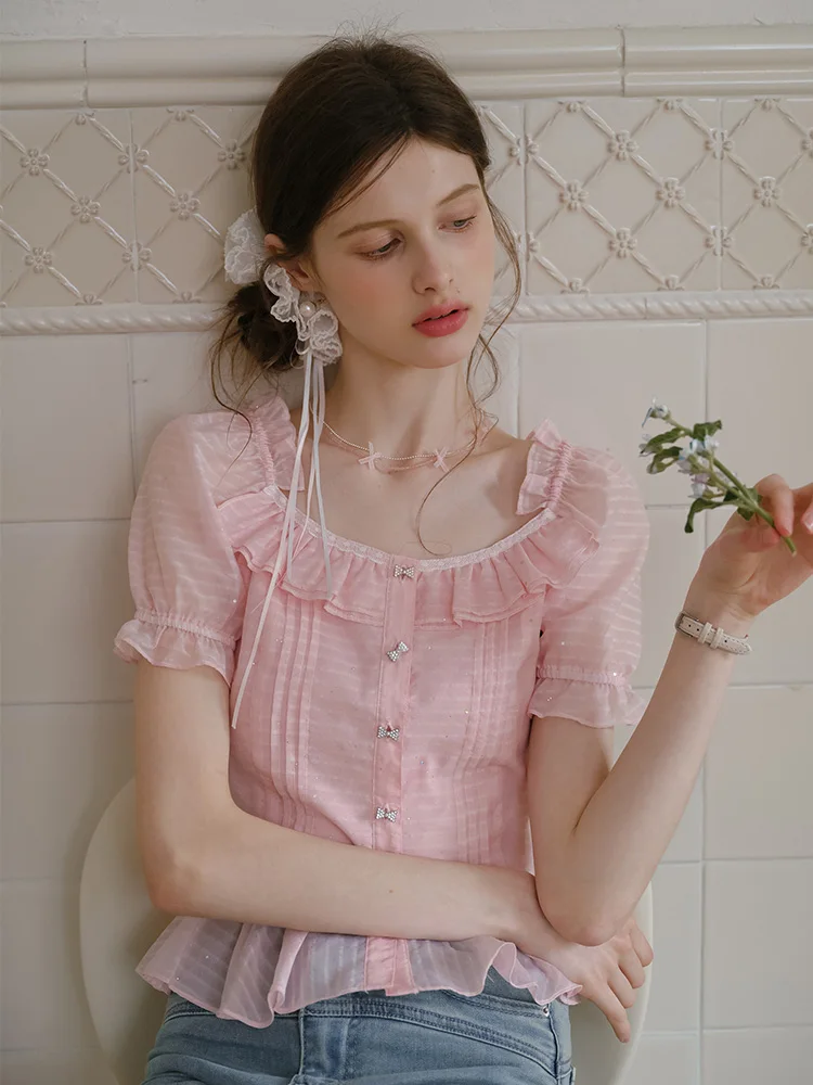 Pink Dopaamine Doll Collar Shirt with Ruffle Trim And Bubble Sleeves Button Detail Sequin Top Women Summer Fashion Commute Style
Pink Dopaamine Doll Collar Shirt with Ruffle Trim And Bubble Sleeves Button Detail Sequin Top Women Summer Fashion Commute Style