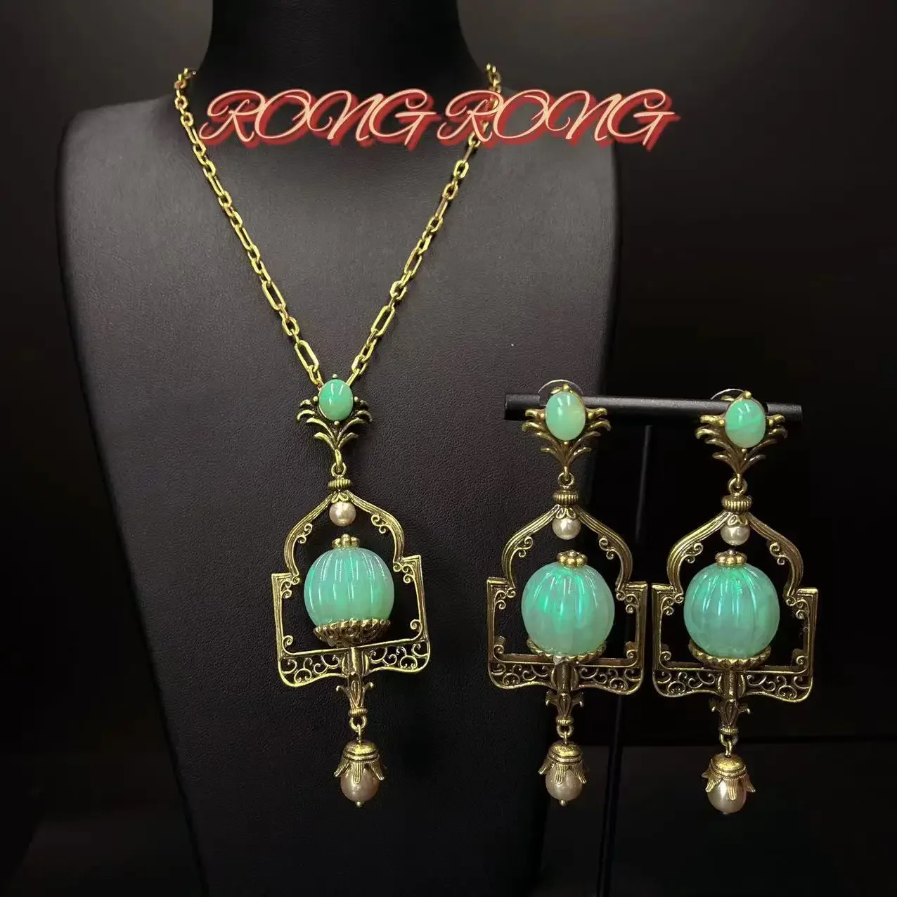 Vintage French Court Style Retro Earrings New Chinese Style Heavy Work Old Vintage Earrings
Vintage French Court Style Retro Earrings New Chinese Style Heavy Work Old Vintage Earrings