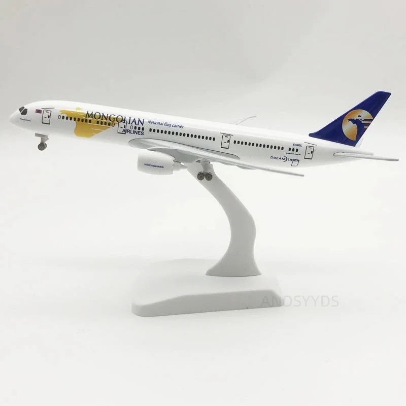 Масштаб 20 см, металлический B787, монгольские воздушные пути, литая под давлением модель самолета, развивающие игрушки с подставкой для колес, коллекционный дисплей
Масштаб 20 см, металлический B787, монгольские воздушные пути, литая под давлением модель самолета, развивающие игрушки с подставкой для колес, коллекционный дисплей