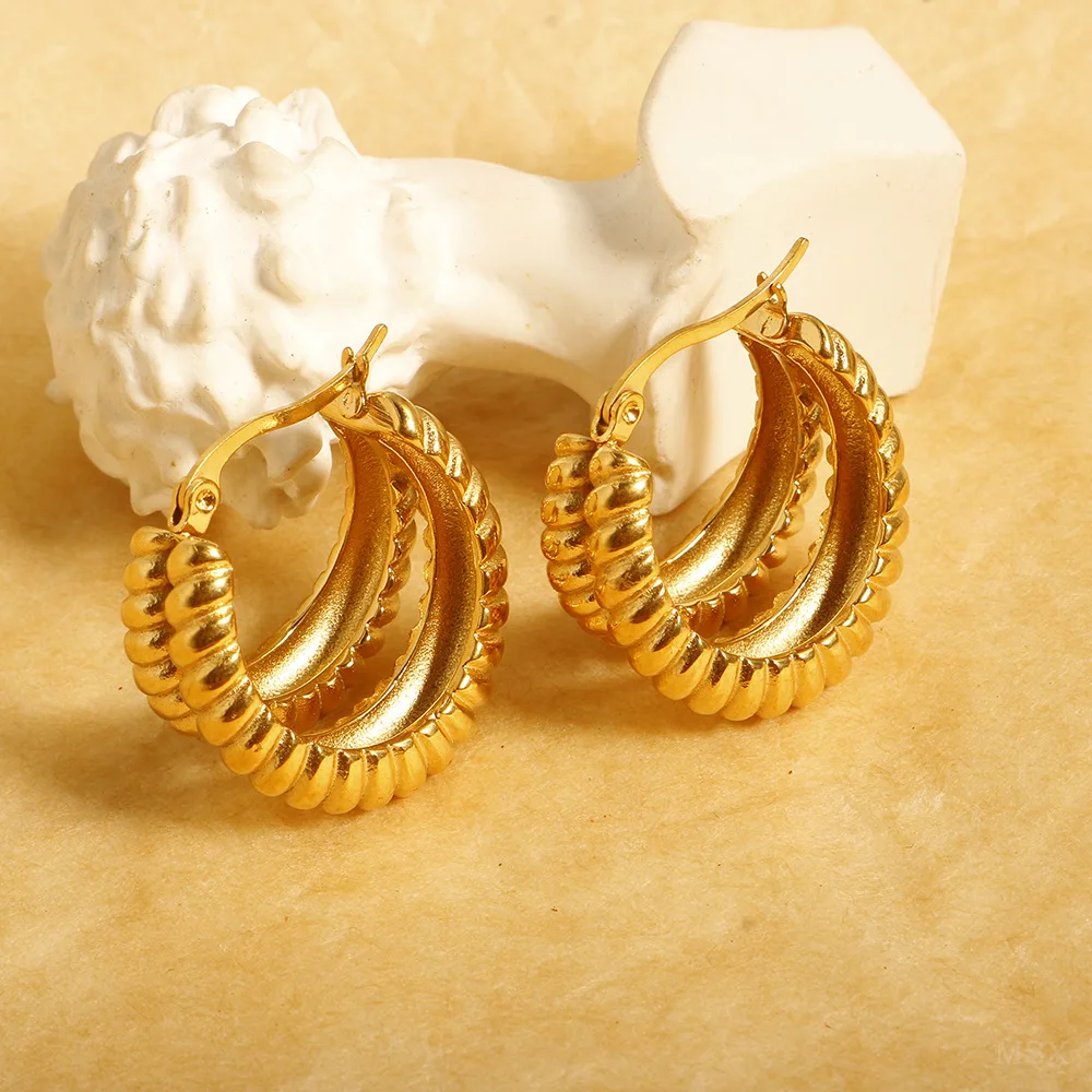 Luxurious and Shiny Women's Fashion Gold Wedge Earrings Geometric Round Earrings Jewelry Pendant
Luxurious and Shiny Women's Fashion Gold Wedge Earrings Geometric Round Earrings Jewelry Pendant