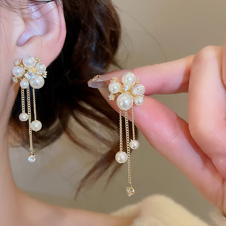 Imitation Pearl Flower Drop Earrings for Women Girla Elegant Sparkling Zircons Long Tassel Dangle Earrings Jewelry Bride Wedding
Imitation Pearl Flower Drop Earrings for Women Girla Elegant Sparkling Zircons Long Tassel Dangle Earrings Jewelry Bride Wedding