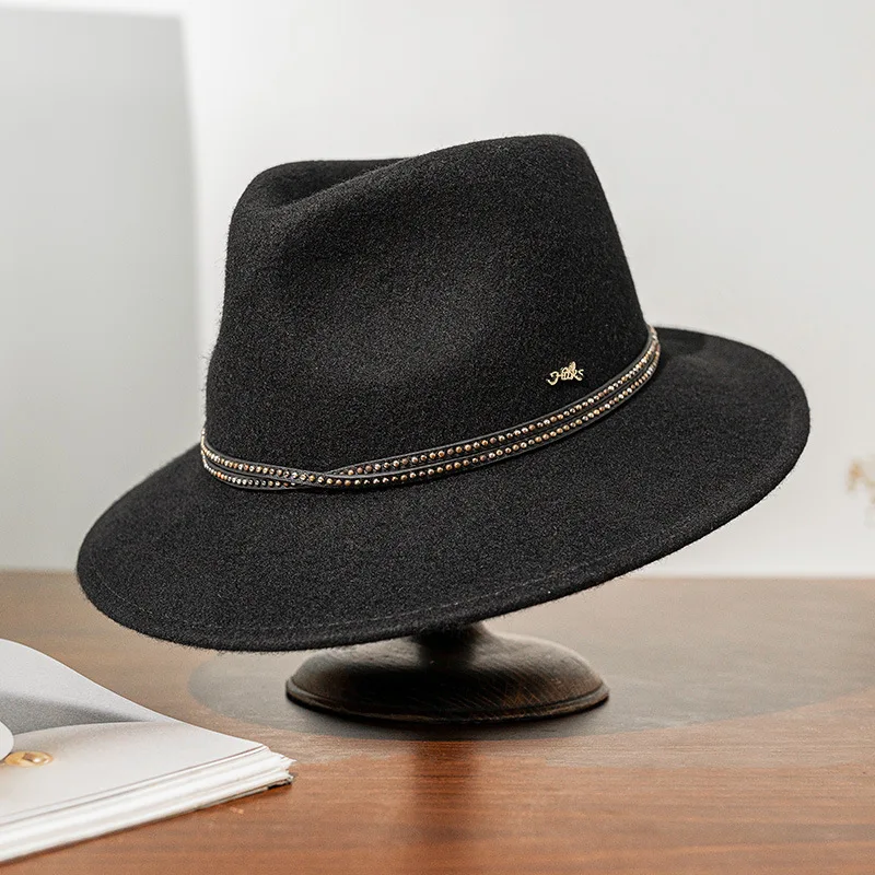 Premium Wool Fedora Hat, Solid Color British Jazz Hat for Men and Women, New Autumn/Winter Collection
Premium Wool Fedora Hat, Solid Color British Jazz Hat for Men and Women, New Autumn/Winter Collection