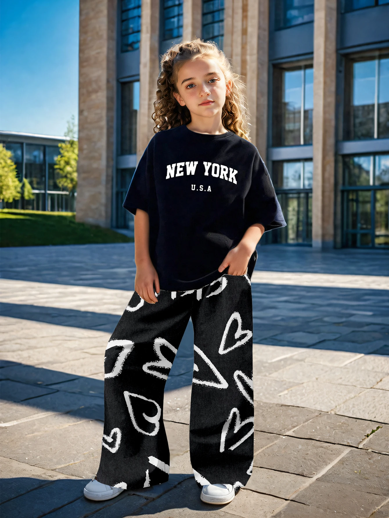 Kids Girls 2 Piece "New York" Print Short Sleeve T-Shirt & Graffiti Heart Wide Leg Pants Set Casual Summer Streetwear Outfit
Kids Girls 2 Piece "New York" Print Short Sleeve T-Shirt & Graffiti Heart Wide Leg Pants Set Casual Summer Streetwear Outfit