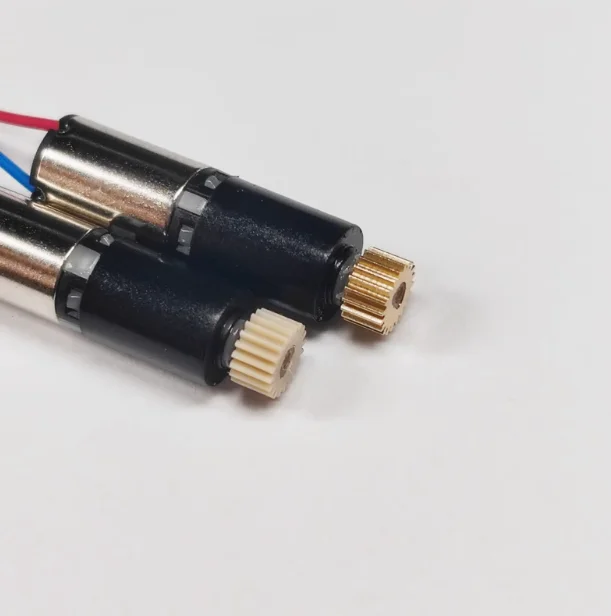 D-shaped hole 0.2 mold 20-tooth brass cylindrical gear 6mm reducer motor main gear
D-shaped hole 0.2 mold 20-tooth brass cylindrical gear 6mm reducer motor main gear