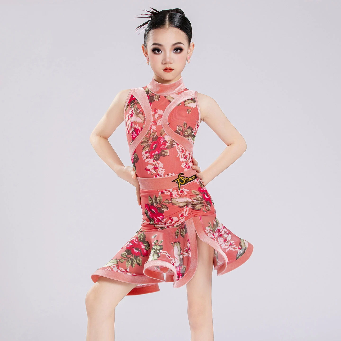 2026 New Children Sleeveless Print Split Suit Latin Dance Competition Clothing For Girls Samba Dance Dress Stage Wear DN23379
2026 New Children Sleeveless Print Split Suit Latin Dance Competition Clothing For Girls Samba Dance Dress Stage Wear DN23379
