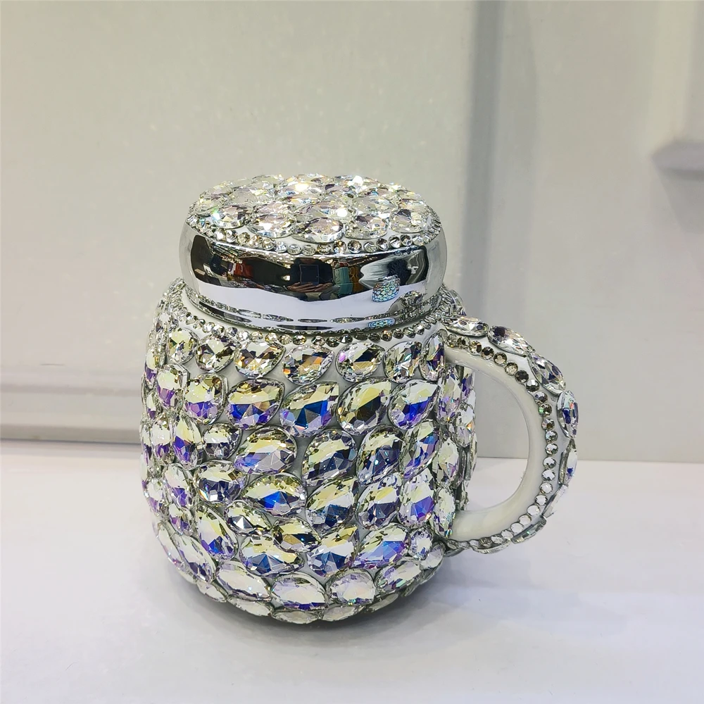 450ml Rhinestone Decorated Ceramic Mug with Lid And Handle for Office Use Student And Women Coffee Water Cup
450ml Rhinestone Decorated Ceramic Mug with Lid And Handle for Office Use Student And Women Coffee Water Cup