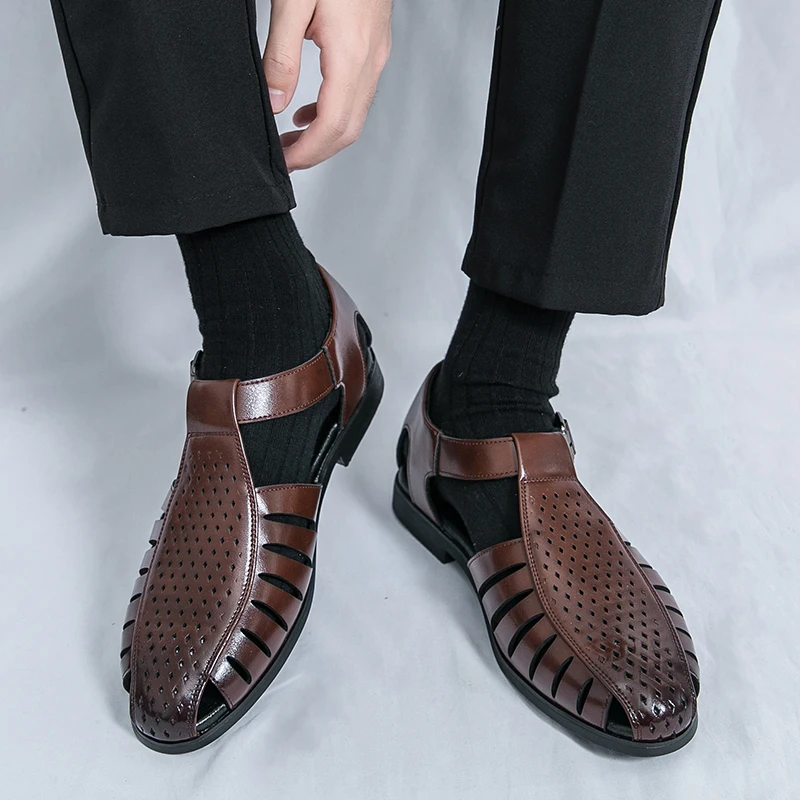 New Summer Men Retro Sandals Men Lightweight Comfortable Breathable Versatile Fashionable Beach Sandals Size 38-46 Men Sandals
New Summer Men Retro Sandals Men Lightweight Comfortable Breathable Versatile Fashionable Beach Sandals Size 38-46 Men Sandals