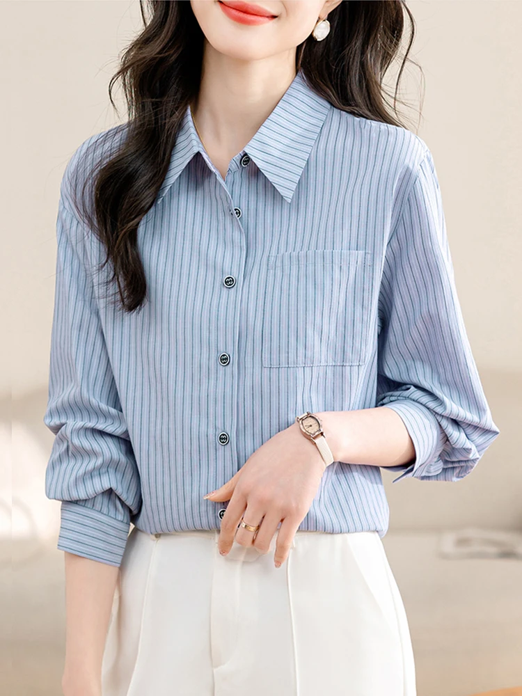 Сине-белая полосатая свободная женская рубашка с длинным рукавом и воротником, весна 2025, модный универсальный топ в корейском стиле
Сине-белая полосатая свободная женская рубашка с длинным рукавом и воротником, весна 2025, модный универсальный топ в корейском стиле
