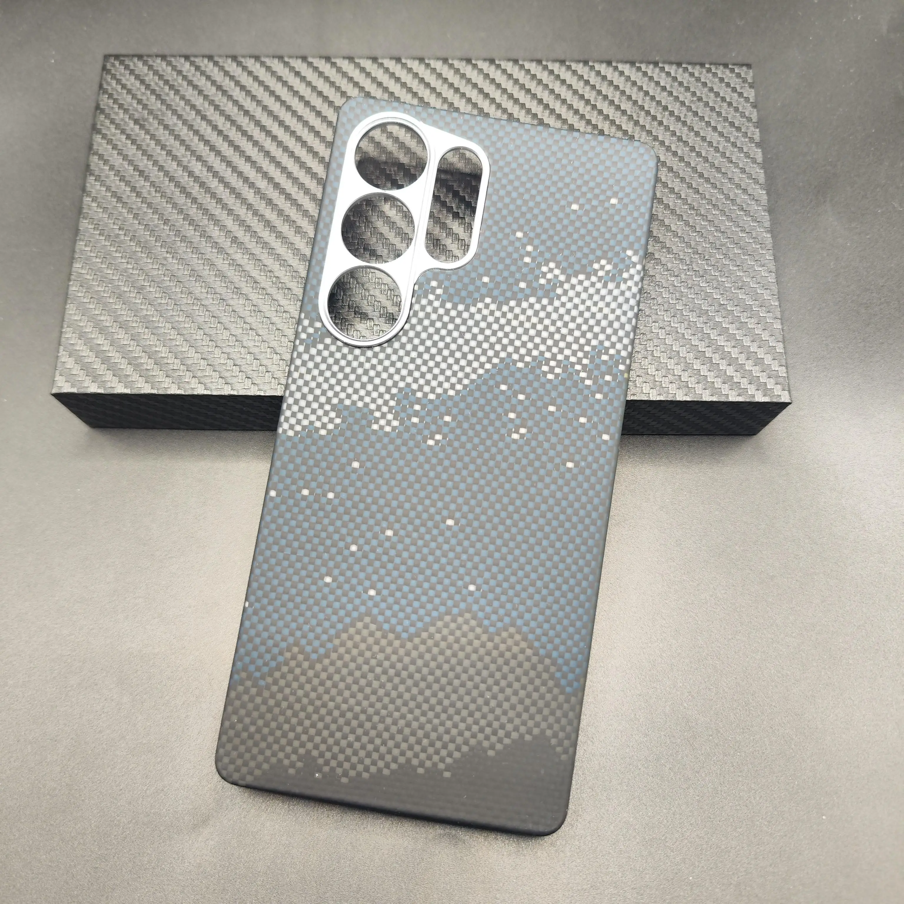 Подходит для Samsung S25Ultra super Shell из углеродного волокна 600d кевларовое арамидное волокно MagSafe, ультратонкий жесткий S25Edge сильный магнитный
Подходит для Samsung S25Ultra super Shell из углеродного волокна 600d кевларовое арамидное волокно MagSafe, ультратонкий жесткий S25Edge сильный магнитный