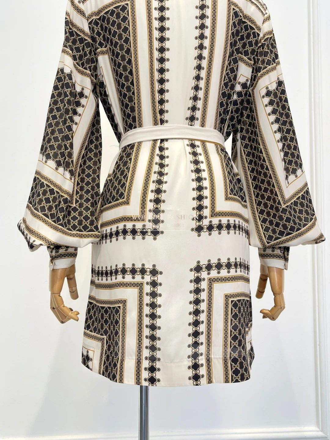 Блузка с длинными рукавами, комплект из топа и брюк, 2025 год, новый дизайн, бежевое, черное платье с геометрическим узором и принтом
Блузка с длинными рукавами, комплект из топа и брюк, 2025 год, новый дизайн, бежевое, черное платье с геометрическим узором и принтом