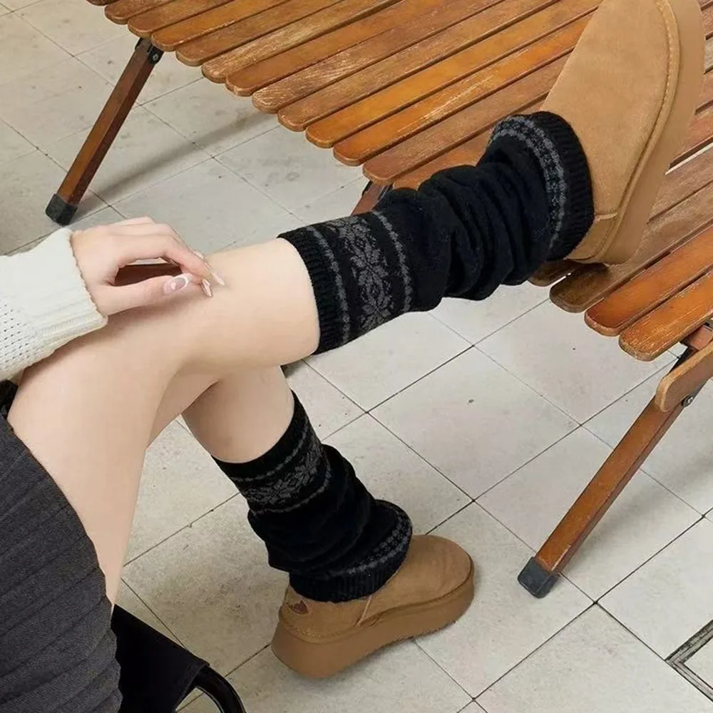 Fashion Warm Leg Warmers Knitted JK Lolita Knee Socks 40cm Long Socks Autumn Winter
Fashion Warm Leg Warmers Knitted JK Lolita Knee Socks 40cm Long Socks Autumn Winter