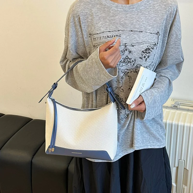 Elegant Women's Crossbody Bag Premium Leather Messenger Style By Famous Designer Classic Popular Luxury Brand
Elegant Women's Crossbody Bag Premium Leather Messenger Style By Famous Designer Classic Popular Luxury Brand