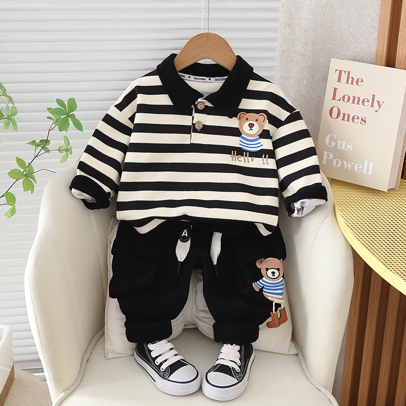 2024 Spring and autumn new children's pullover POLO hoodie set 1-5 years old boy Korean two-piece children's wear
2024 Spring and autumn new children's pullover POLO hoodie set 1-5 years old boy Korean two-piece children's wear