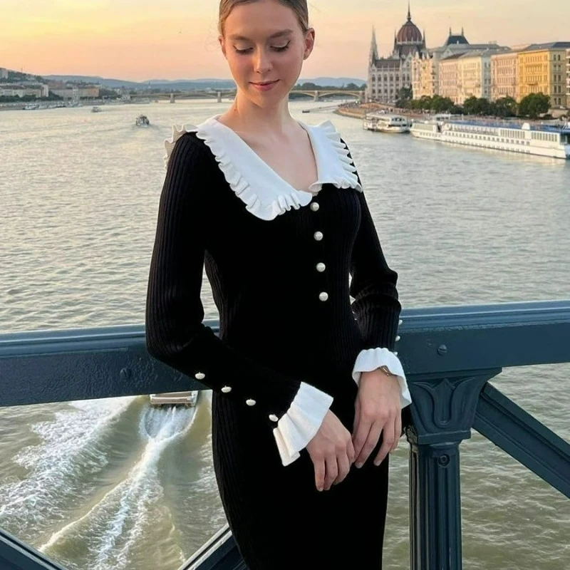 A New Lapel Ruffled Long-sleeved Knitted Fishtail Dress European Style Waist-cinching Fashion French Dress for Women 2026 Autumn
A New Lapel Ruffled Long-sleeved Knitted Fishtail Dress European Style Waist-cinching Fashion French Dress for Women 2026 Autumn