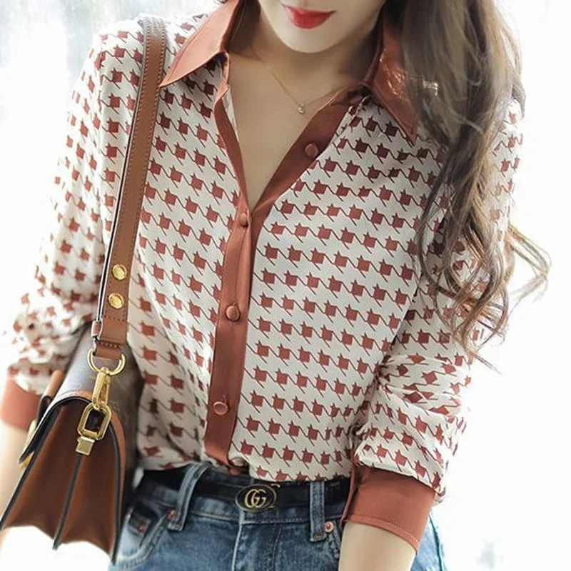 Women High Street Casual Loose Button Long Sleeve Cardigan Elegant Vintage All-match Tops Spring Autumn Fashion Printing Shirt
Women High Street Casual Loose Button Long Sleeve Cardigan Elegant Vintage All-match Tops Spring Autumn Fashion Printing Shirt