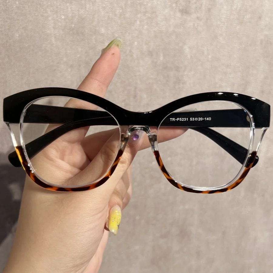 1Pc Women's Flat Glasses, New Stylish Cat-Eye Design, Unique and Fashionable, Versatile, Lightweight, Portable, Vision Protectio
1Pc Women's Flat Glasses, New Stylish Cat-Eye Design, Unique and Fashionable, Versatile, Lightweight, Portable, Vision Protectio