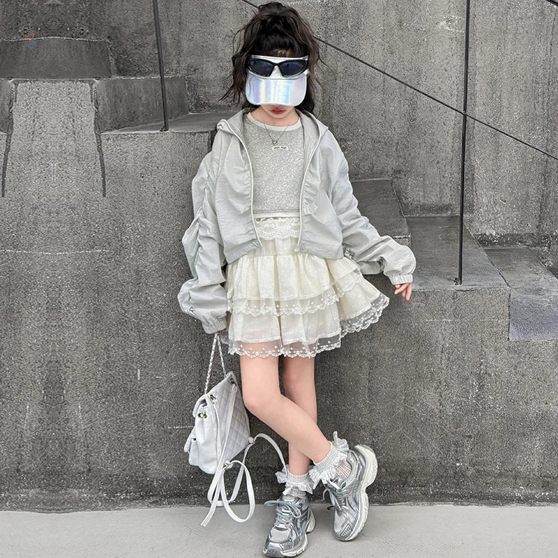 Girls Coat 2025 Summer New Children's Clothing Korean Style Girls Baby Fashion Solid Color Pleats Sunscreen Coat Casual Simple 
Girls Coat 2025 Summer New Children's Clothing Korean Style Girls Baby Fashion Solid Color Pleats Sunscreen Coat Casual Simple