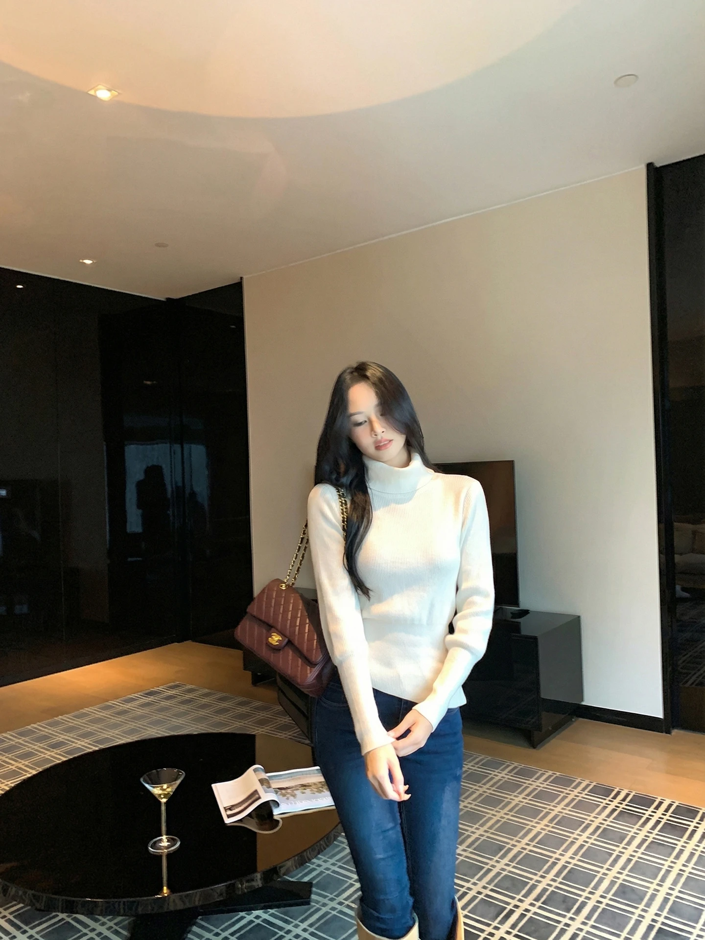 Black High Collar Asymmetrical Long Sleeve Knitted Sweater Women's Loose Comfortable Strawberry Pattern Spring Top
Black High Collar Asymmetrical Long Sleeve Knitted Sweater Women's Loose Comfortable Strawberry Pattern Spring Top