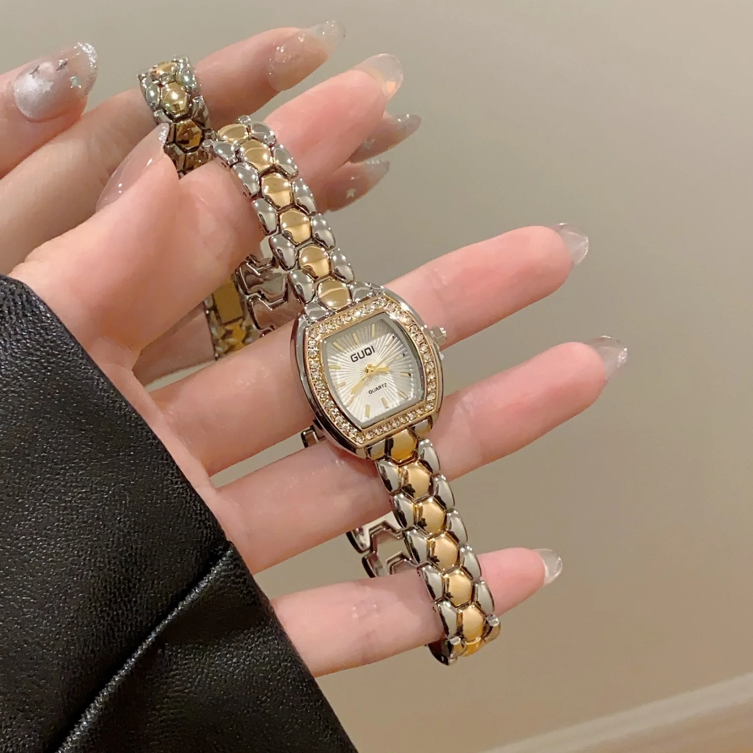 Fashion Mix Gold Women Quartz Watch Square Light Watches Metal Female Bracelet Wristwatch Girl Dress Clock reloj Montre Femme
Fashion Mix Gold Women Quartz Watch Square Light Watches Metal Female Bracelet Wristwatch Girl Dress Clock reloj Montre Femme
