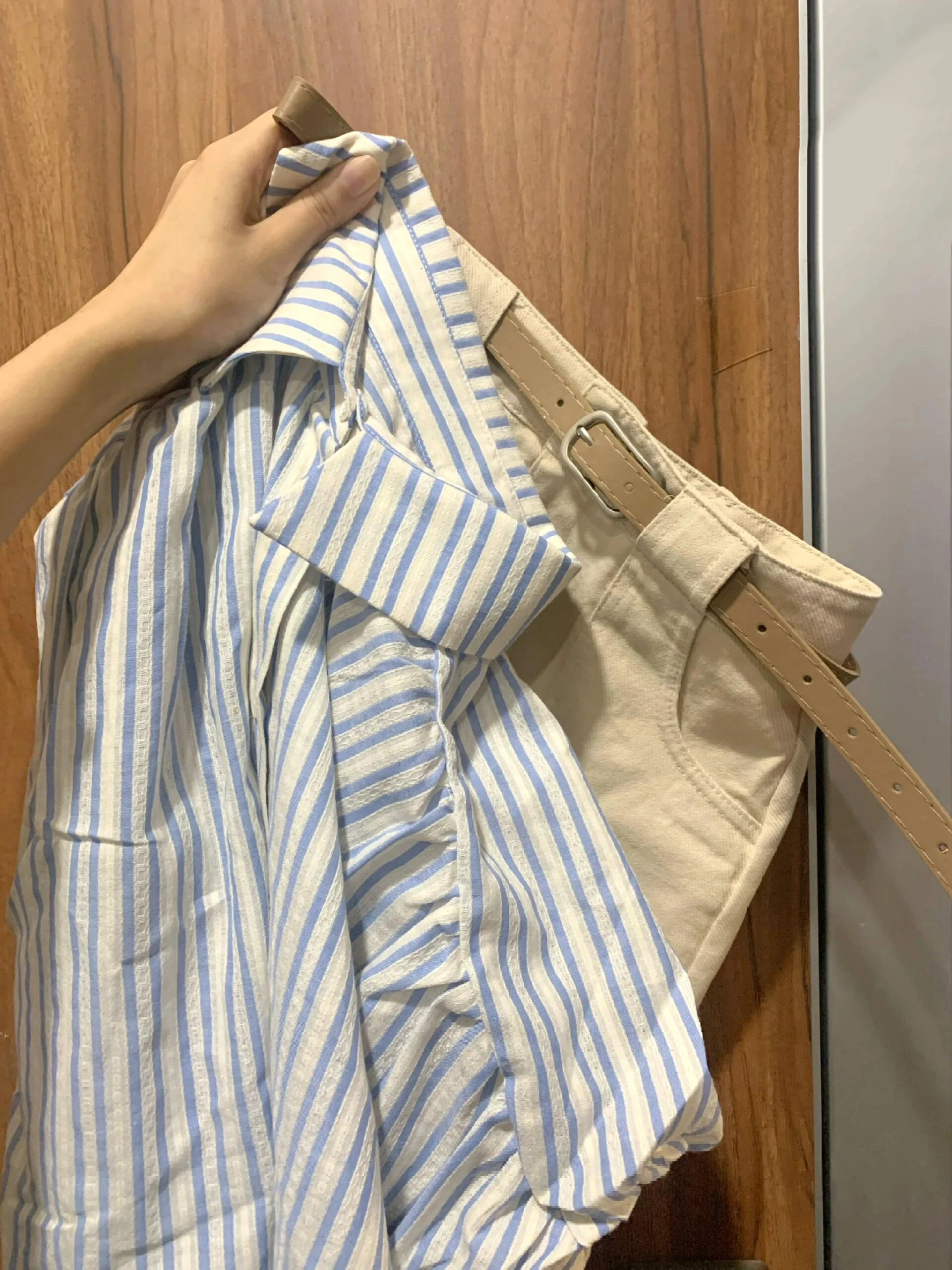 French Style Striped Short Sleeve Shirt Women's Summer Elegant Unique Beautiful Design Top Button up Neck Regular Fit
French Style Striped Short Sleeve Shirt Women's Summer Elegant Unique Beautiful Design Top Button up Neck Regular Fit