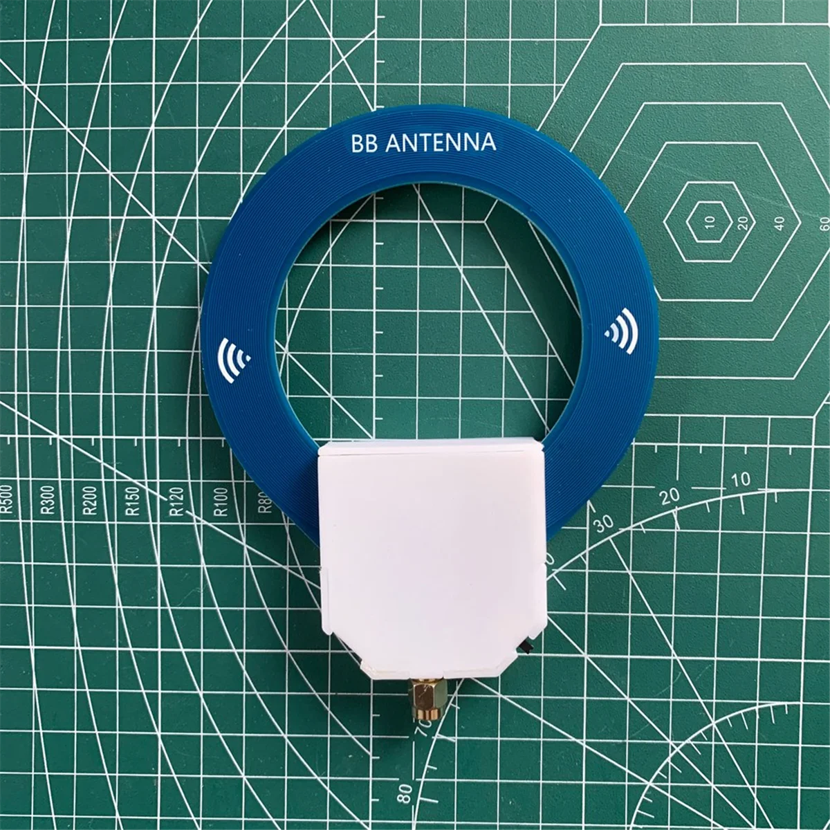SVFE-gMini Петлевая антенна 9,9 кГц-181 МГц Интерфейс SMA Круглая антенна Портативная антенна для малахитового приемника TEF6686
SVFE-gMini Петлевая антенна 9,9 кГц-181 МГц Интерфейс SMA Круглая антенна Портативная антенна для малахитового приемника TEF6686