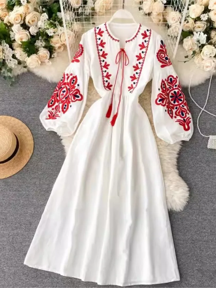 Women's Autumn Dresses New Bohemian Embroidered Flower O-Neck Lantern Sleeve High Waist Pleated Dress All-match Female Vestidos
Women's Autumn Dresses New Bohemian Embroidered Flower O-Neck Lantern Sleeve High Waist Pleated Dress All-match Female Vestidos