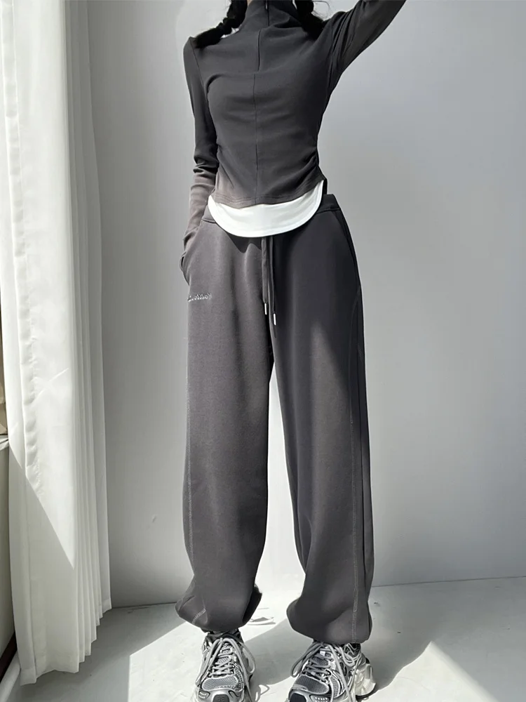 Свободные удобные женские повседневные спортивные брюки с высокой талией, прямые длинные штаны с двойным поясом, эффект похудения
Свободные удобные женские повседневные спортивные брюки с высокой талией, прямые длинные штаны с двойным поясом, эффект похудения